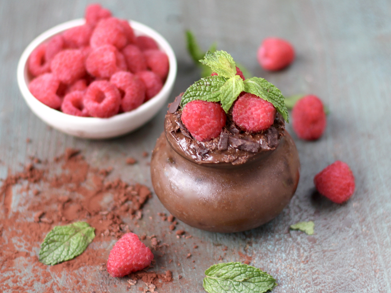 Looking for a new approach to eating? Curious about intuitive eating or eating psychology? You're in the right place. Click through for a new way to think about food! #nomoredieting #intuitiveeating The Most Powerful Approach to Eating Right Now