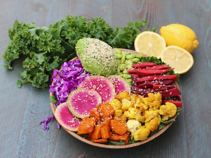 Looking for a new approach to eating? Curious about intuitive eating or eating psychology? You're in the right place. Click through for a new way to think about food! #nomoredieting #intuitiveeating The Most Powerful Approach to Eating Right Now